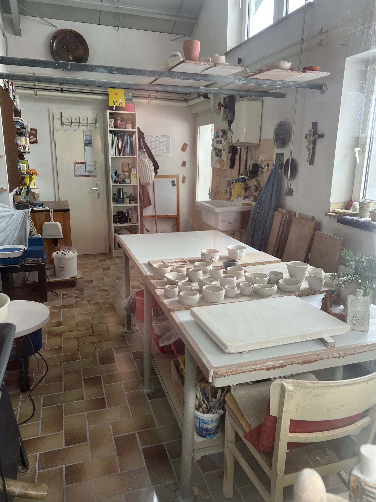 T&ouml;pfern an der Drehscheibe im Atelier SiSu